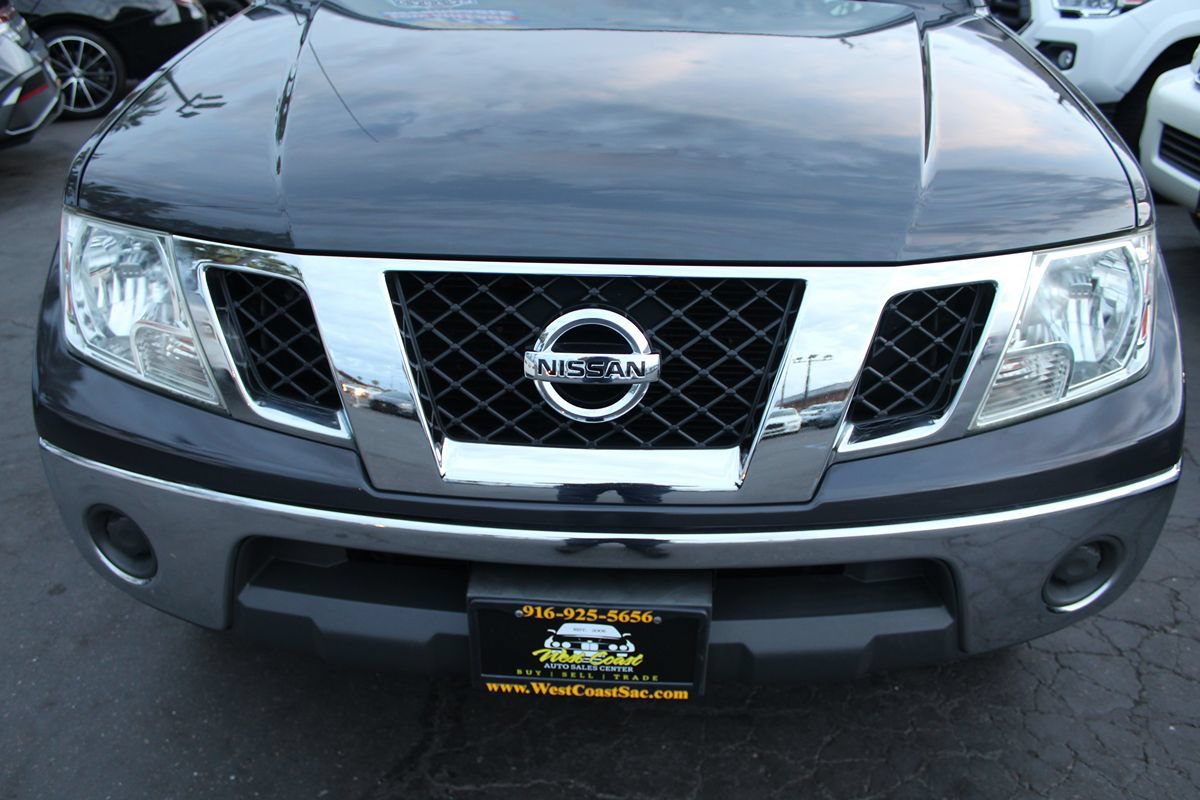 Used 2011 Nissan Frontier SV w/ SV Premium Utility Pkg AWD/4WD image 9
