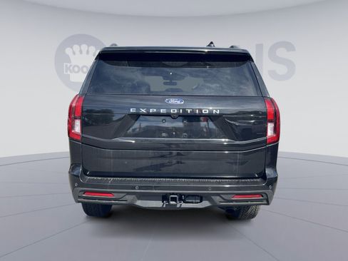 Used 2025 Ford Expedition Active AWD/4WD image 5