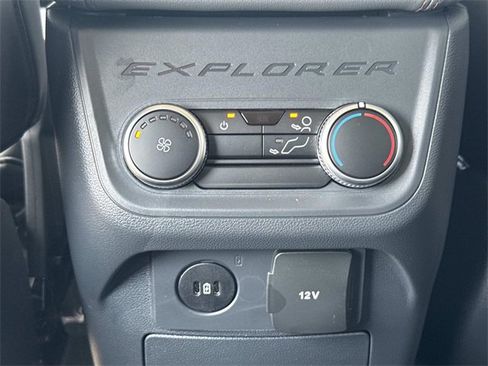 New 2025 Ford Explorer Active w/ Active Comfort Package image 17