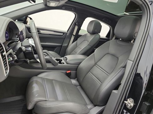 Used 2023 Porsche Cayenne Platinum Edition AWD/4WD image 10