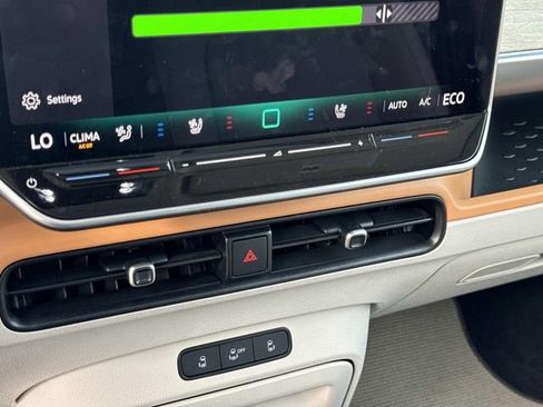 New 2025 Volkswagen ID. Buzz 1st Edition image 25