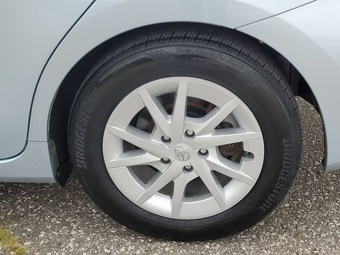 Used 2014 Toyota Prius V Three FWD image 33