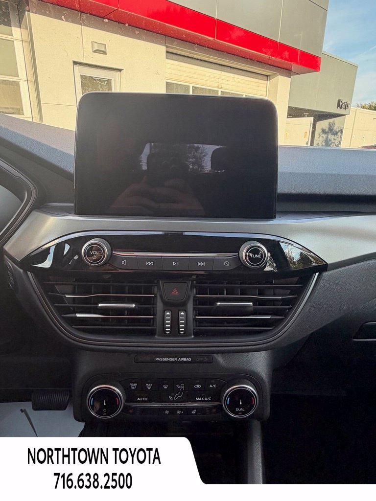Used 2023 Ford Escape Active w/ Cold Weather Package FWD image 6