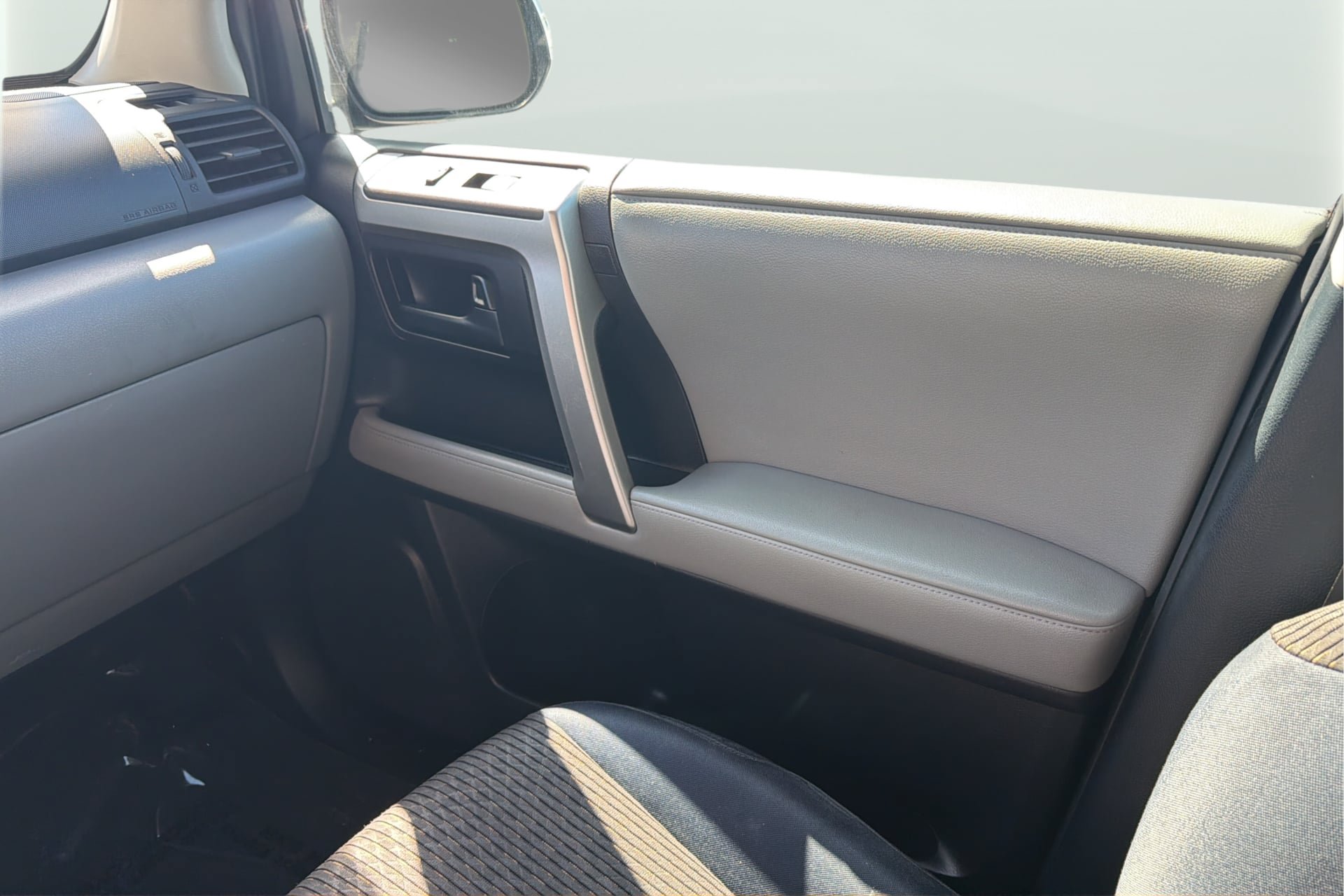 Used 2011 Toyota 4Runner SR5 RWD image 17