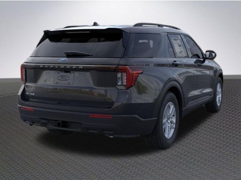 New 2026 Ford Explorer Active RWD image 8