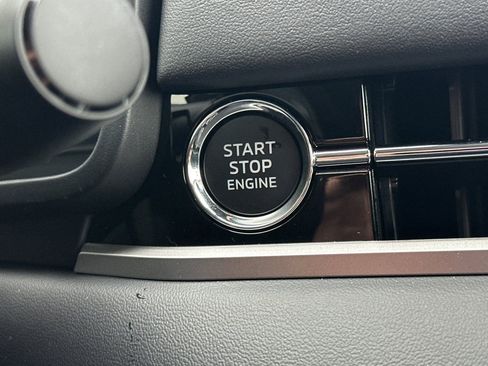 New 2026 Mitsubishi Outlander SE image 21