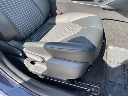 Used 2021 Toyota Camry SE FWD image 16