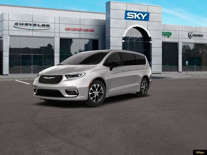 New 2026 Chrysler Pacifica Select