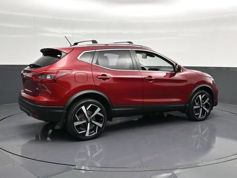 Used 2021 Nissan Rogue Sport SL FWD image 3