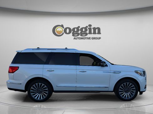 Used 2019 Lincoln Navigator Reserve AWD/4WD image 6