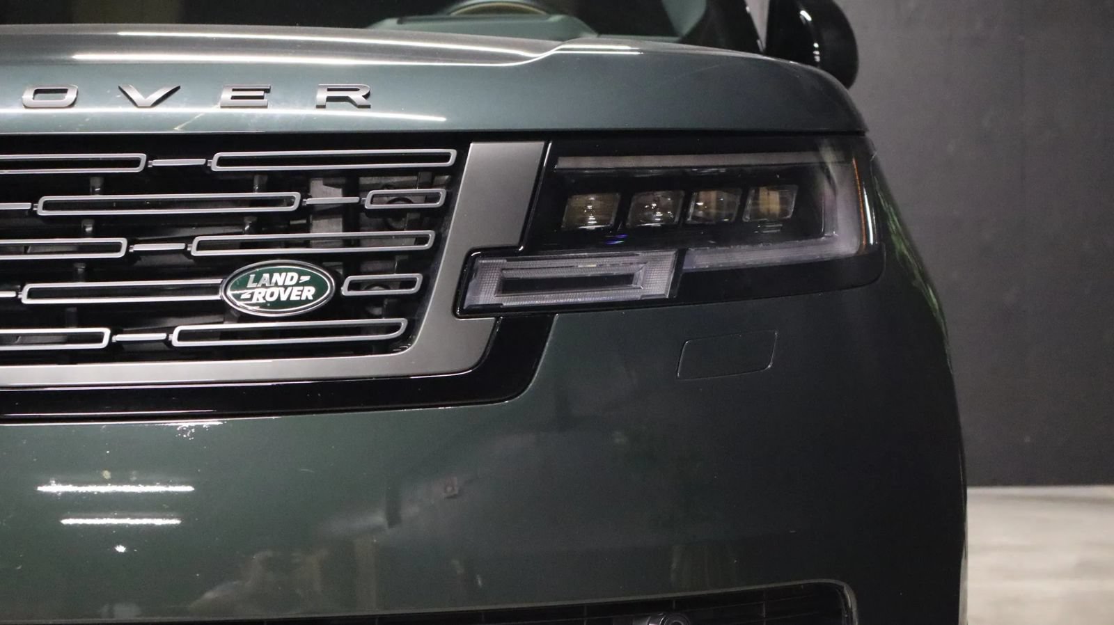Used 2025 Land Rover Range Rover Long Wheelbase SE AWD/4WD image 8