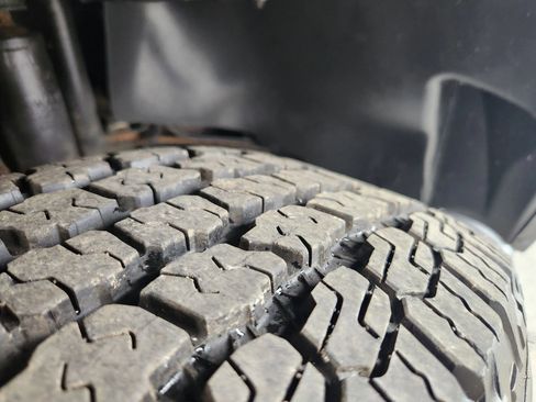 Used 2017 Jeep Wrangler Unlimited Sahara w/ Connectivity Group image 26