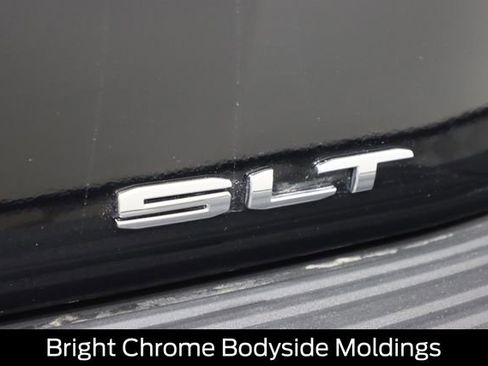 Used 2021 GMC Yukon XL SLT w/ SLT Premium Package image 30