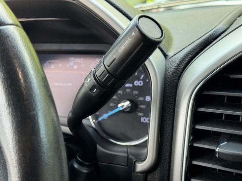 Used 2019 Ford F250 Lariat w/ Lariat Value Package AWD/4WD image 6