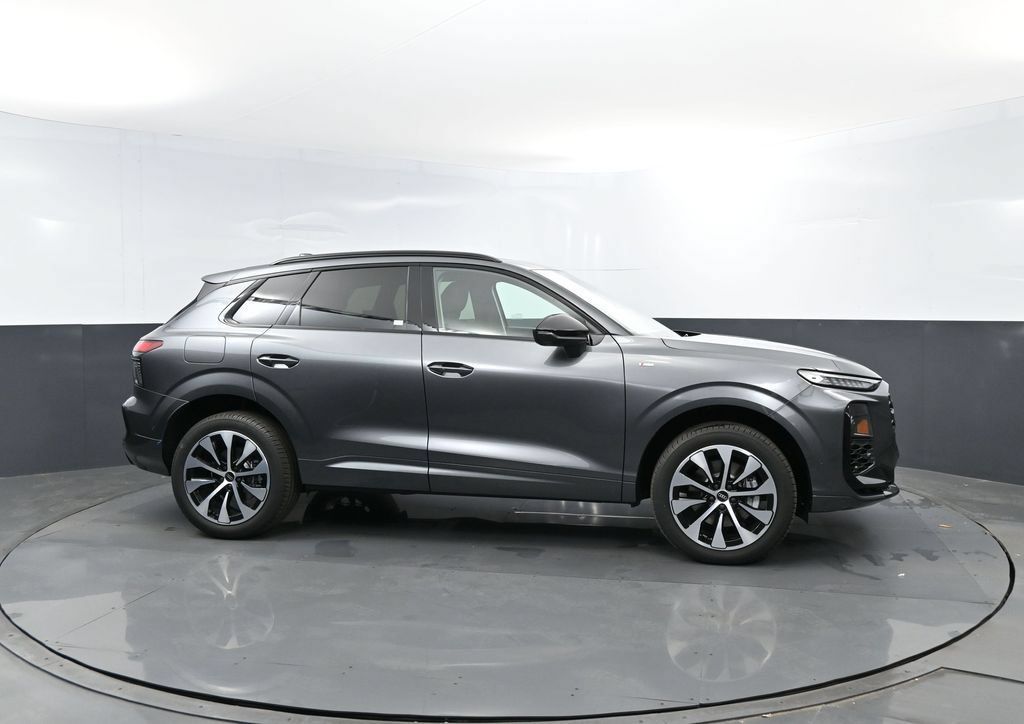 New 2026 Audi Q3 quattro 2.0T AWD/4WD image 4