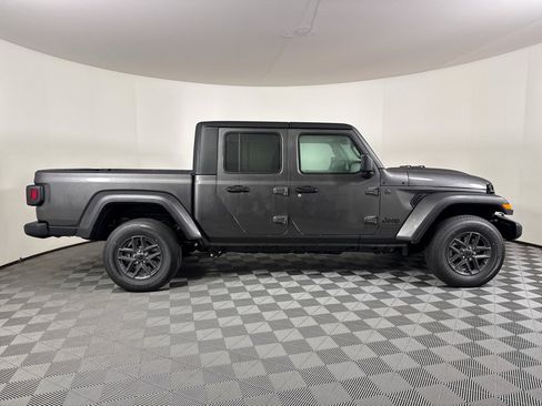 New 2025 Jeep Gladiator Sport image 11