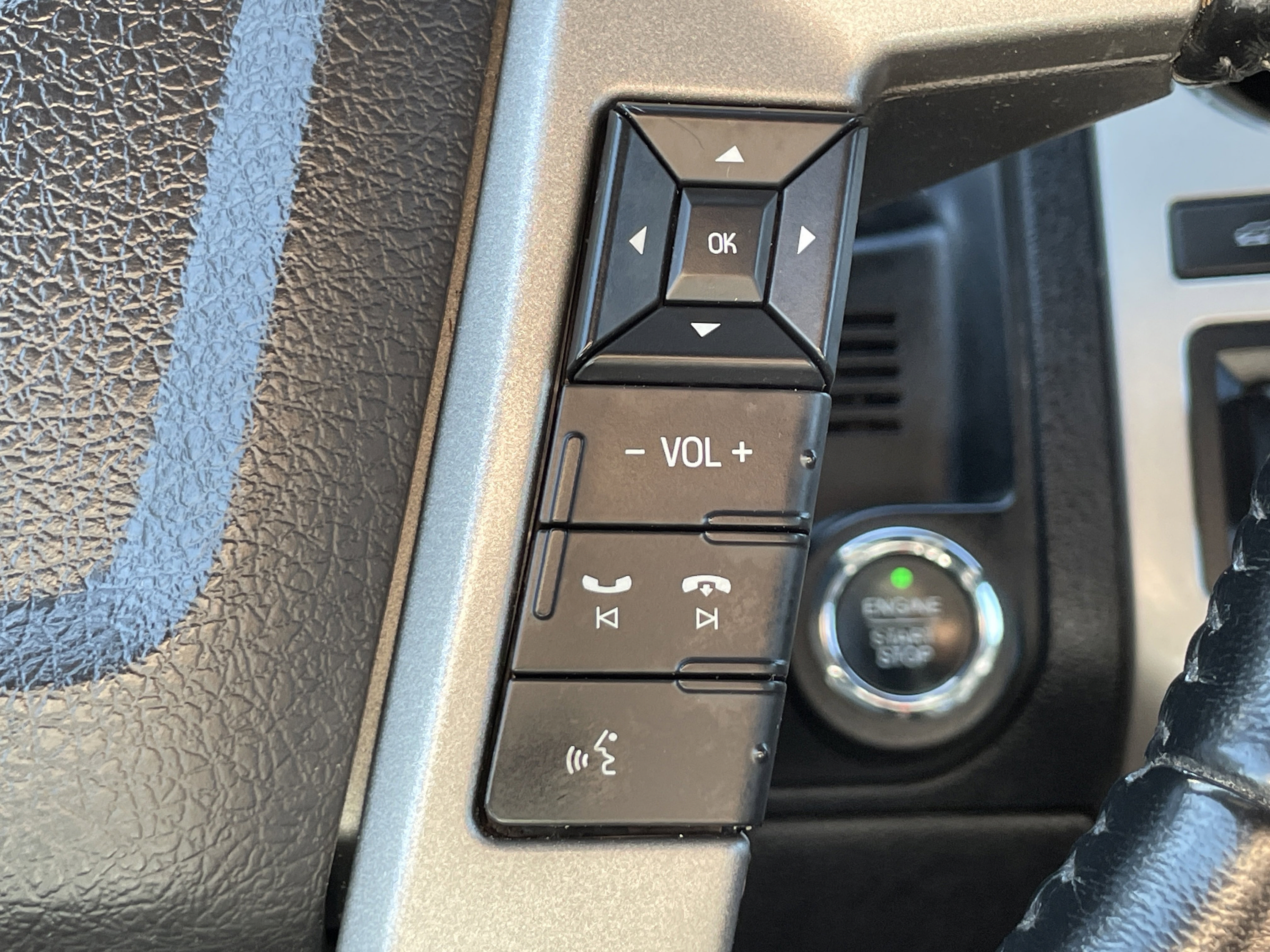 Used 2017 Ford Expedition Limited AWD/4WD image 16