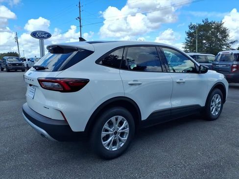 New 2025 Ford Escape Active image 2