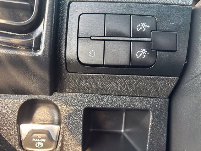Used 2025 RAM ProMaster 2500 w/ Convenience Group FWD image 14
