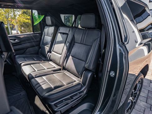 Used 2021 Chevrolet Suburban RST w/ Luxury Package RWD image 35