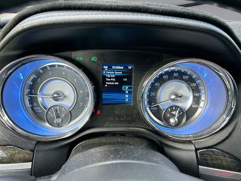 Used 2013 Chrysler 300 C w/ Light Group AWD/4WD image 21