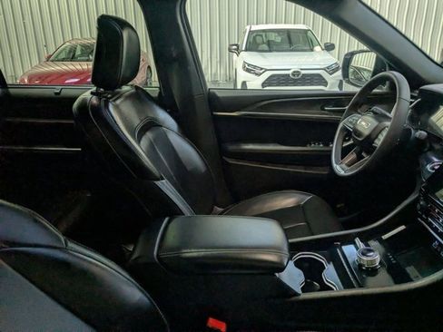 Used 2024 Jeep Grand Cherokee L Limited w/ Luxury Tech Group II image 30