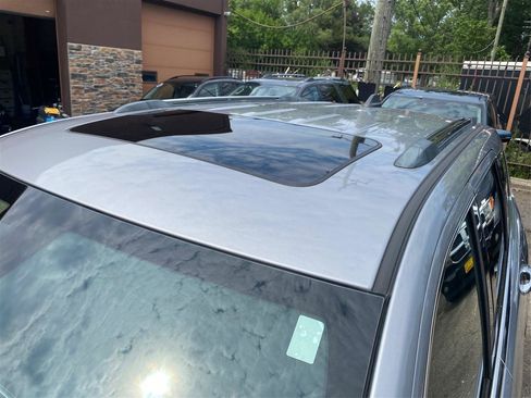 Used 2018 Jeep Grand Cherokee Limited AWD/4WD image 12
