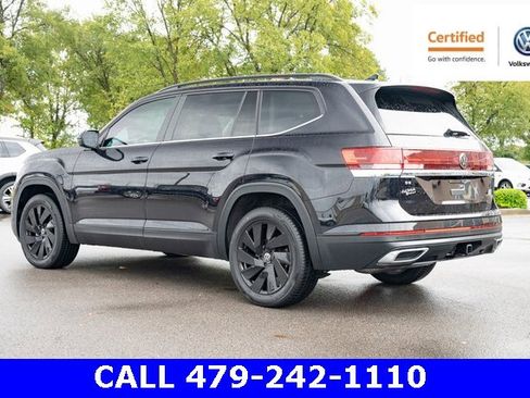 Certified 2024 Volkswagen Atlas SE w/ Black Wheel Package image 4
