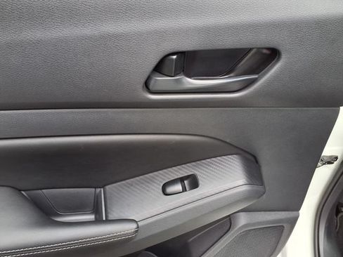 Used 2025 Nissan Altima 2.5 SV FWD image 18