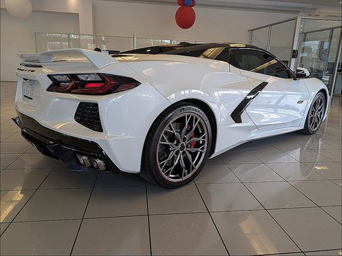 Used 2023 Chevrolet Corvette Stingray Premium Conv w/ Z51 Performance Package RWD image 7