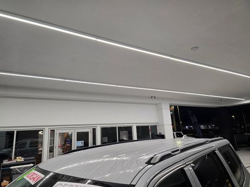Certified 2022 Jeep Wagoneer Series II AWD/4WD image 12