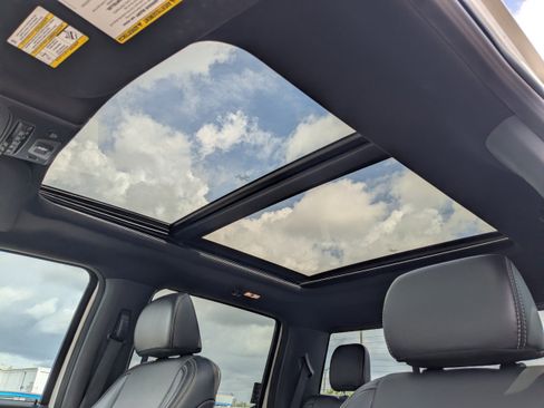 Used 2022 Ford F250 Lariat w/ Lariat Ultimate Package image 21