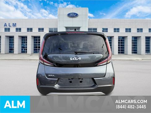Used 2025 Kia Soul LX w/ LX Technology Package FWD image 8