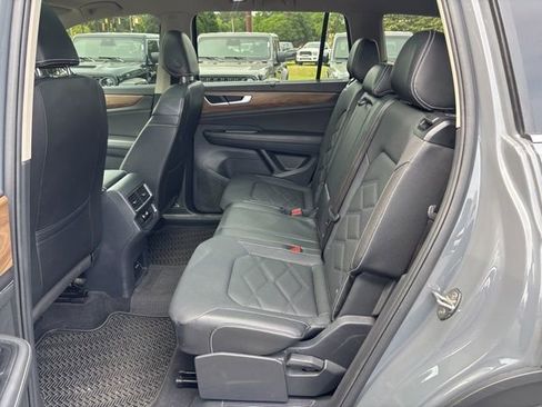 Used 2025 Volkswagen Atlas SE w/ Panoramic Sunroof Package image 18