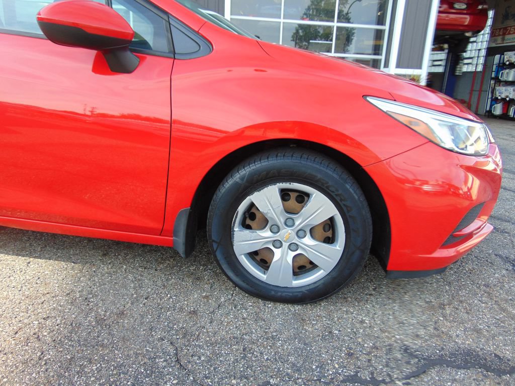 Used 2016 Chevrolet Cruze LS FWD image 11