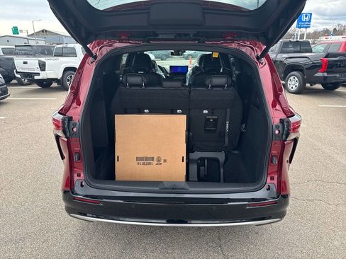 New 2026 Toyota Sienna Platinum AWD/4WD image 7