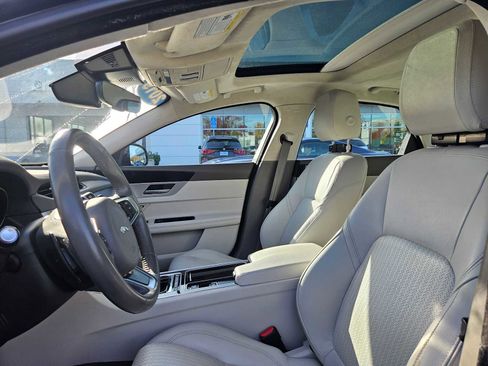 Used 2019 Jaguar XF Prestige image 48