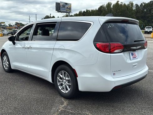 New 2026 Chrysler Voyager LX image 6