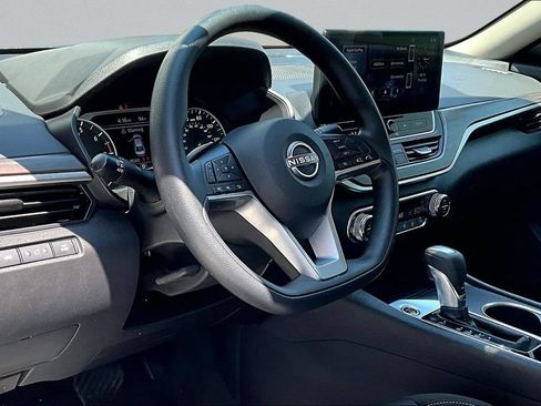 Used 2025 Nissan Altima 2.5 SV w/ SV Special Edition Package FWD image 17