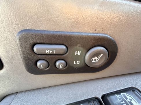 Used 2002 Chevrolet Tahoe LT AWD/4WD image 59