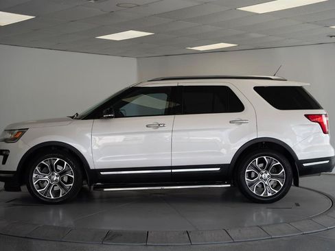 Used 2018 Ford Explorer Platinum AWD/4WD image 4