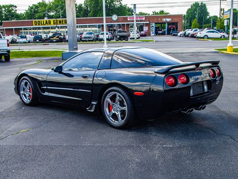 Used 1998 Chevrolet Corvette Coupe w/ Memory Pkg RWD image 5