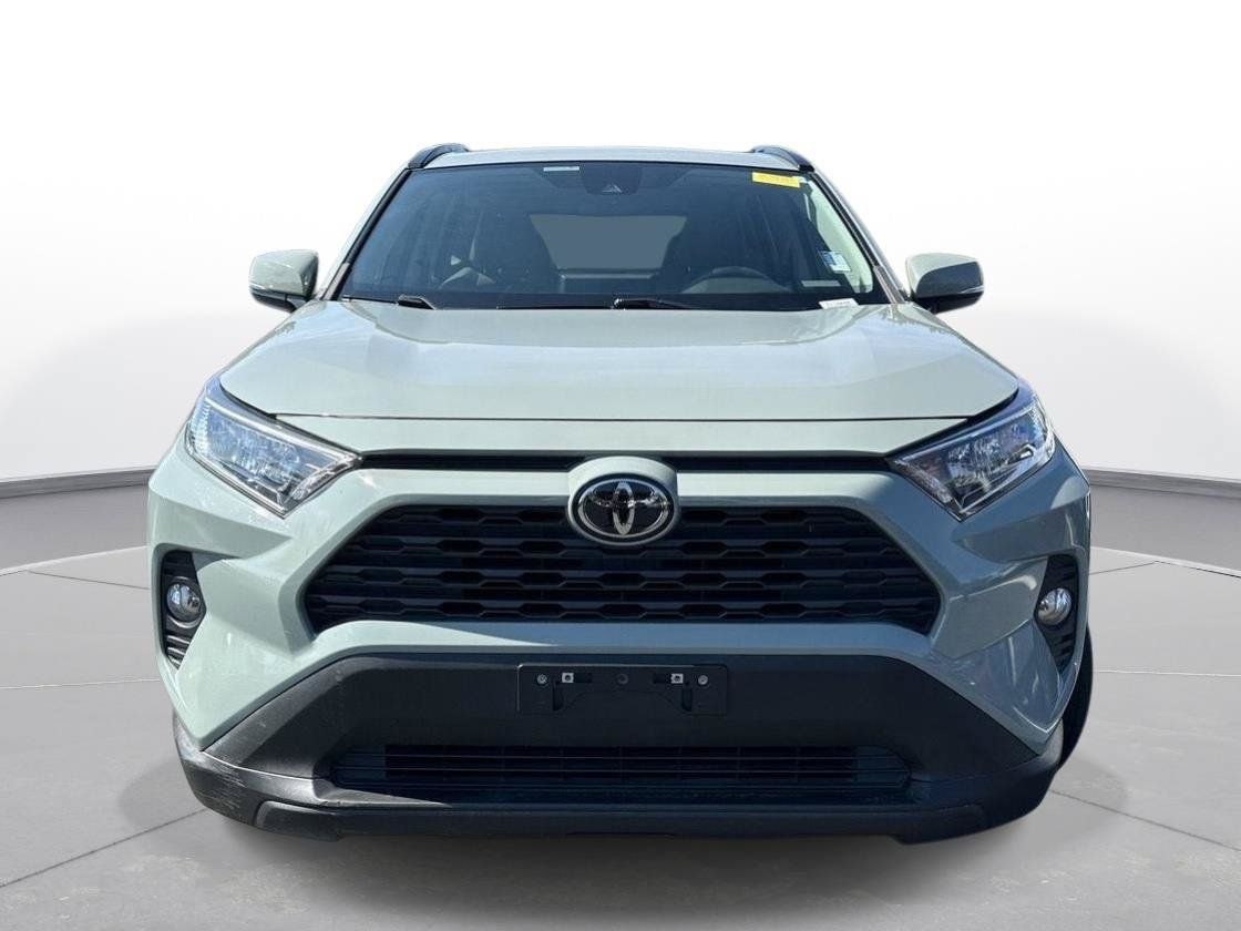 Used 2021 Toyota RAV4 XLE Premium FWD image 3