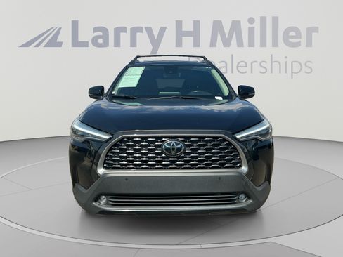 Used 2022 Toyota Corolla Cross XLE w/ Convenience Package AWD/4WD image 8