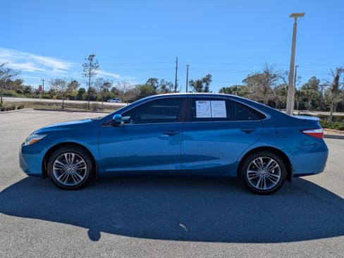 Used 2017 Toyota Camry SE image 8