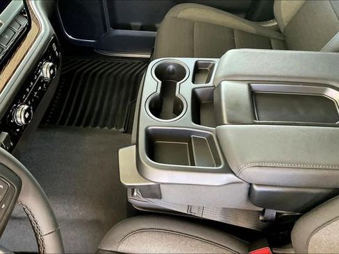 New 2026 GMC Sierra 1500 SLE image 9