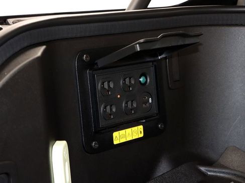 Used 2025 Ford F150 Lightning Lariat image 37