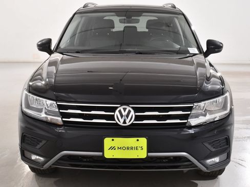 Used 2018 Volkswagen Tiguan SE AWD/4WD image 3