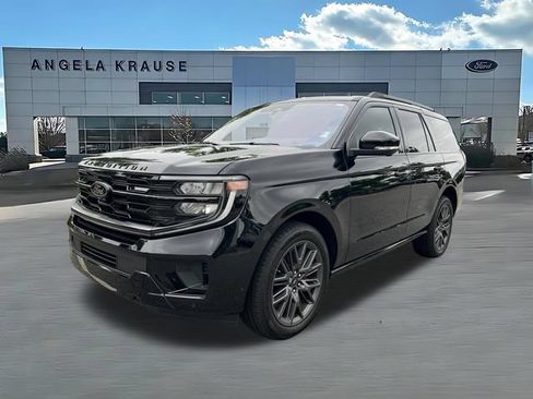 Used 2025 Ford Expedition Platinum w/ Stealth Performance Package AWD/4WD image 3
