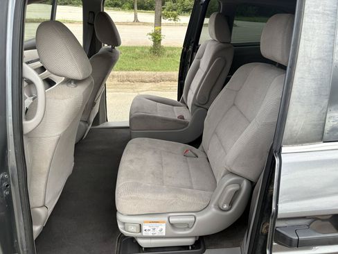 Used 2011 Honda Odyssey LX image 24